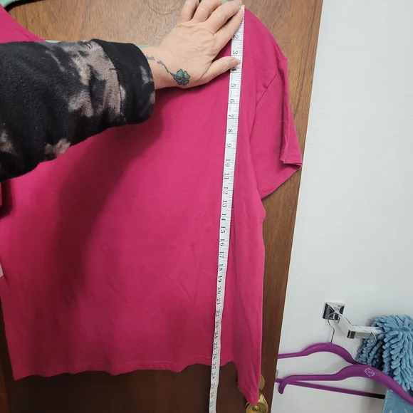 NWT. Hello Kitty and Friends Pink Kids Graphic Tee. Size L - Picture 9 of 10